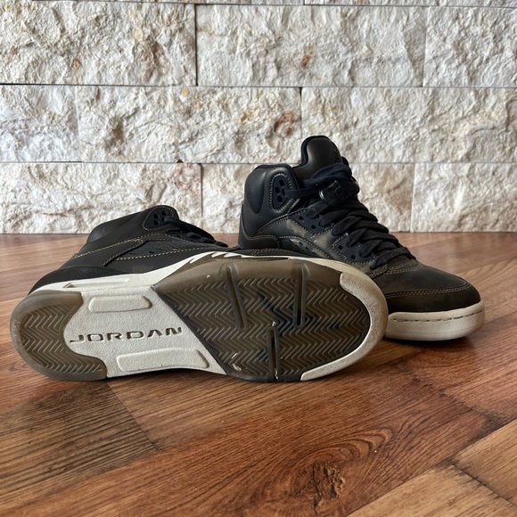 Jordan 5 “Heiress Camo” GS, Size 5.5 Youth - Picture 3 of 3